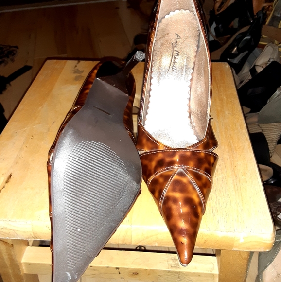 High Heel Pumps - Picture 3 of 3